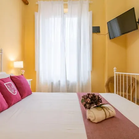 Guest house Lh Casa Dora *