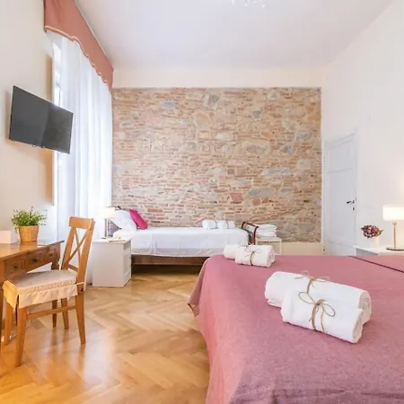 Lh Casa Dora Guest house