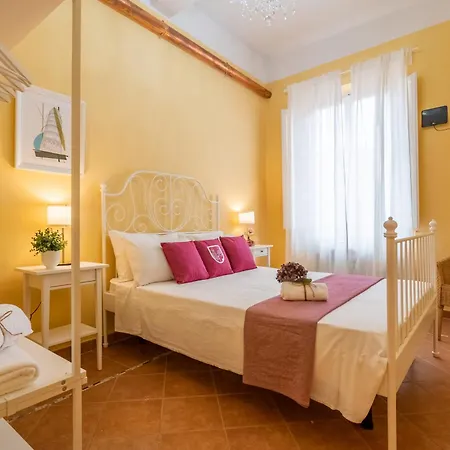 Lh Casa Dora Guest house